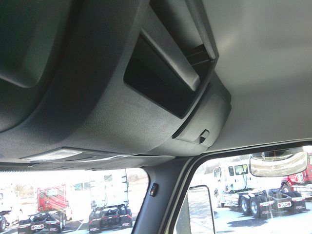 2020 Freightliner Cascadia-15