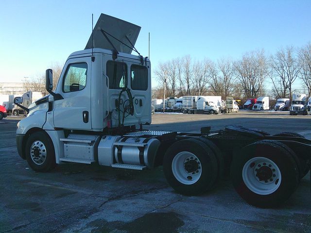 2020 Freightliner Cascadia-7