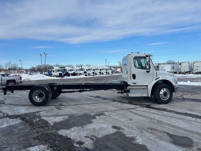 2025 Freightliner M2106-4
