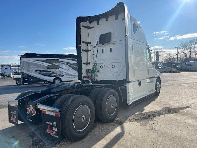 2026 Freightliner Cascadia 126-5