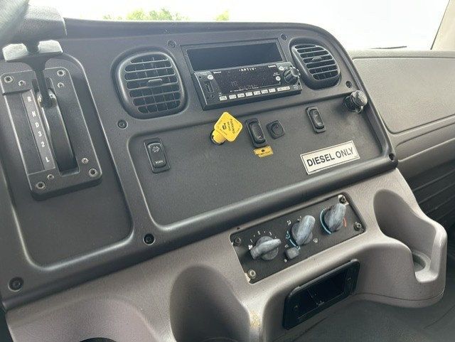 2014 Freightliner M2-10