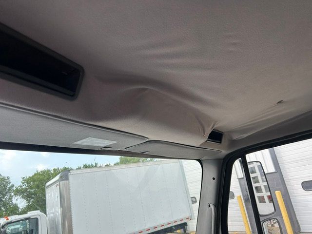 2014 Freightliner M2-8