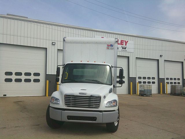 2022 Freightliner M2106