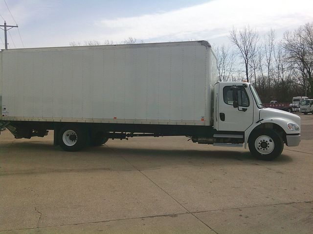 2022 Freightliner M2106