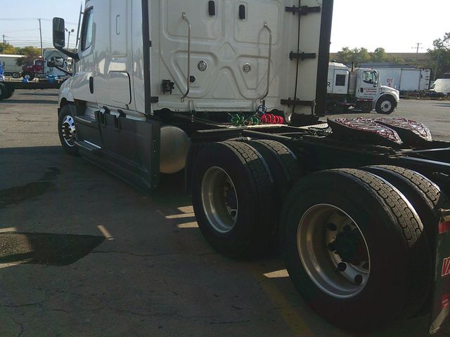 2020 Freightliner Cascadia