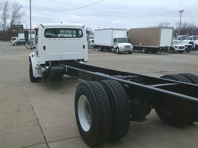 2025 Freightliner M2106