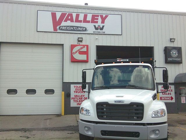 2025 Freightliner M2106