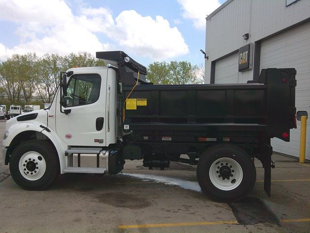 2025 Freightliner M2106