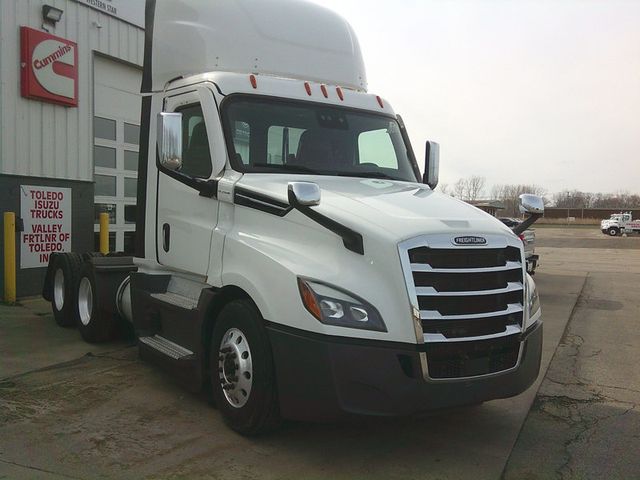 2021 Freightliner Cascadia