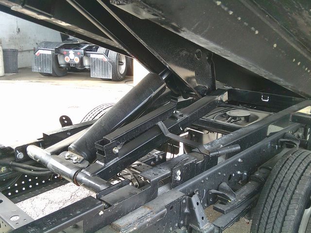 2025 Isuzu NPRGAS