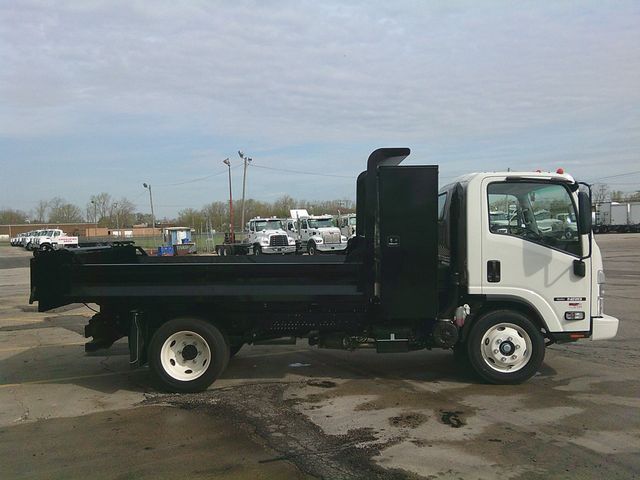 2025 Isuzu NPRGAS