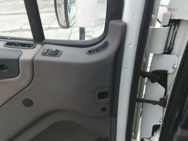 2019 Freightliner M2106