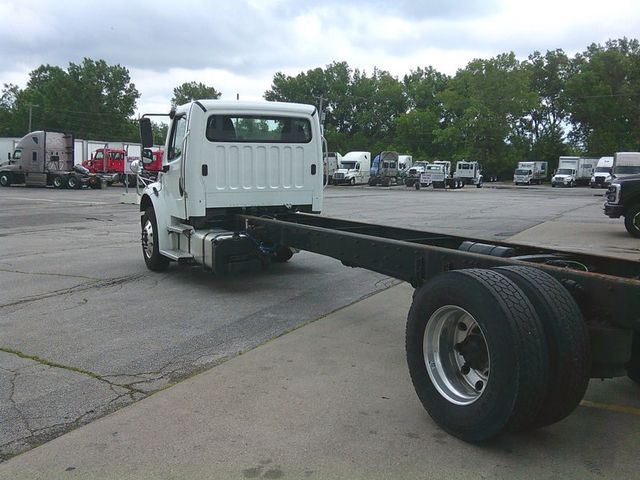 2019 Freightliner M2106