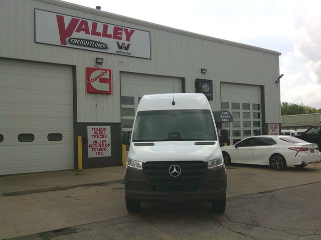 2025 Mercedes Benz Sprinter Cargo Van