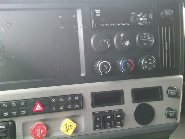 2021 Freightliner Cascadia-15