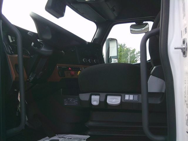 2026 Freightliner Cascadia-9