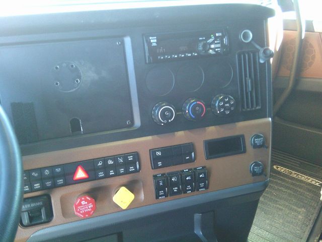 2019 Freightliner Cascadia 126 Picture 14 2019 Freightliner Cascadia 126-14
