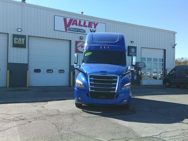 2019 Freightliner Cascadia 126 Picture 2 2019 Freightliner Cascadia 126-2