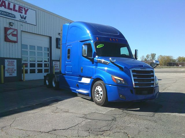 2019 Freightliner Cascadia 126 Picture 3 2019 Freightliner Cascadia 126-3