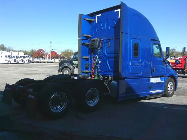 2019 Freightliner Cascadia 126 Picture 5 2019 Freightliner Cascadia 126-5