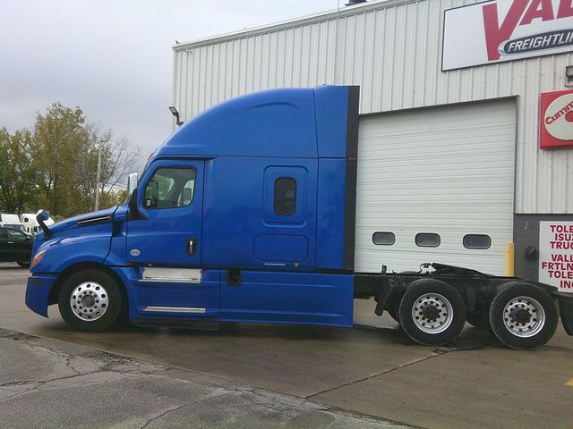 2019 Freightliner Cascadia 126-1
