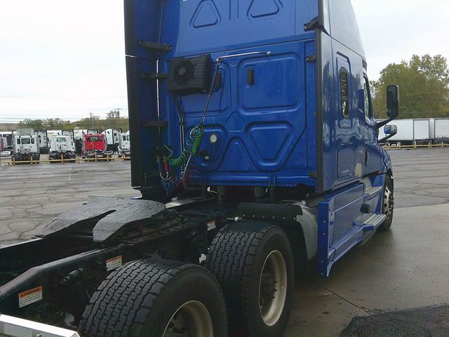 2020 Freightliner Cascadia 126 Picture 5 2020 Freightliner Cascadia 126-5