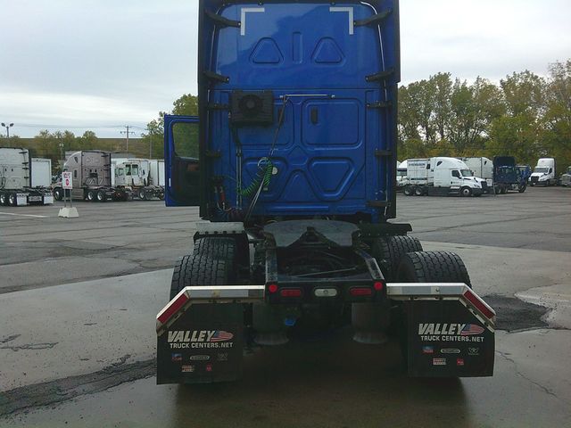 2020 Freightliner Cascadia 126 Picture 6 2020 Freightliner Cascadia 126-6