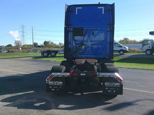 2020 Freightliner Cascadia 126 Picture 6 2020 Freightliner Cascadia 126-6