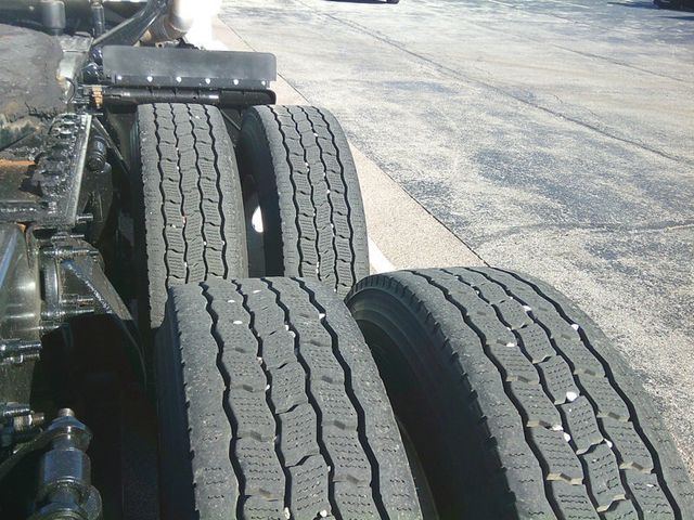 2016 Freightliner Cascadia-8