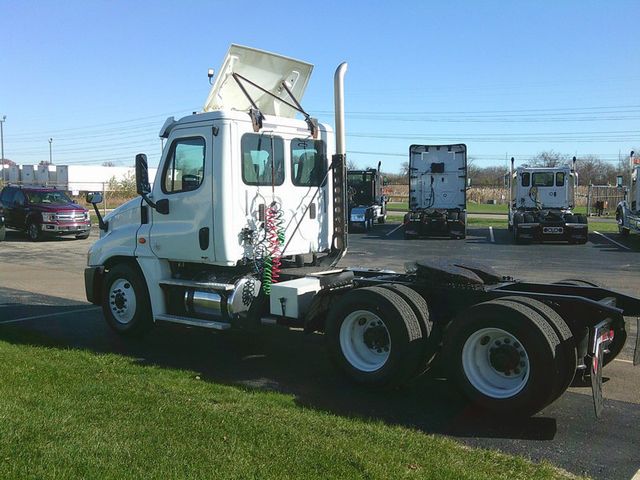 2016 Freightliner Cascadia-9