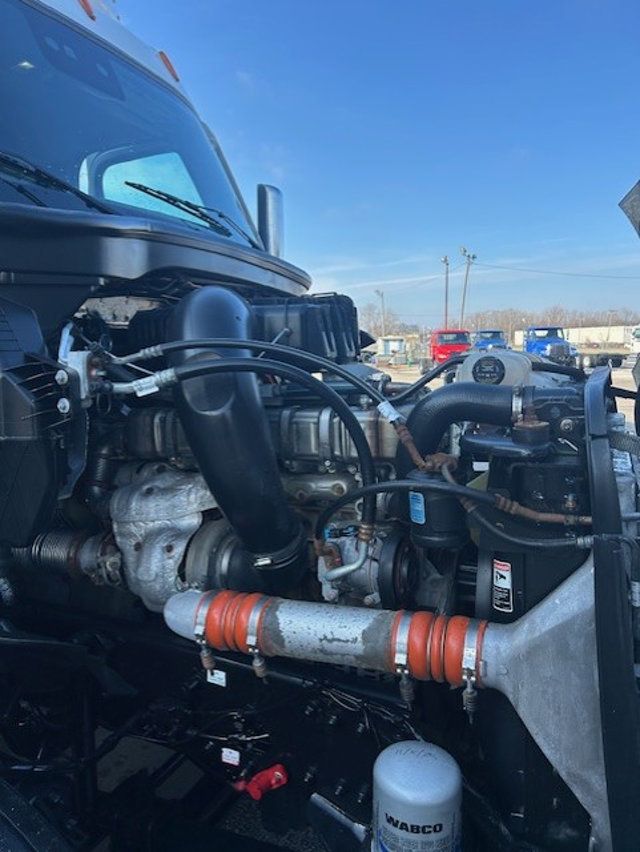 2021 Freightliner Cascadia-11