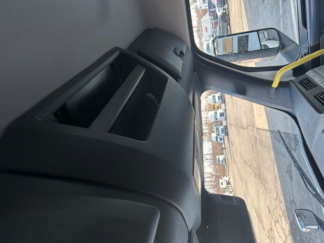 2021 Freightliner Cascadia-8