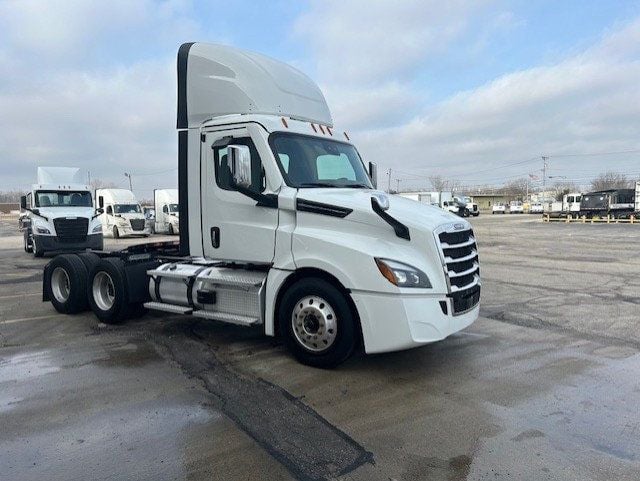 2023 Freightliner Cascadia-4