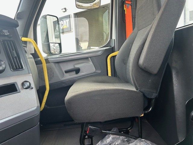 2020 Freightliner Cascadia-9