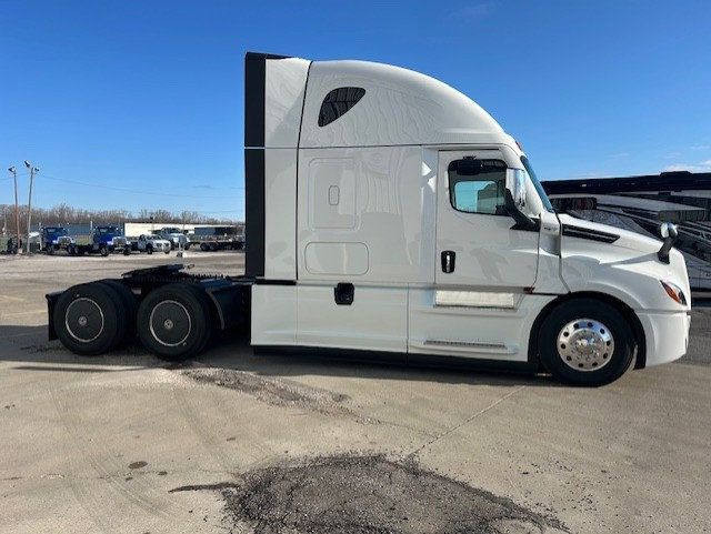 2026 Freightliner Cascadia 126