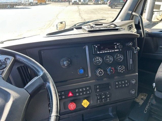 2023 Freightliner Cascadia-13