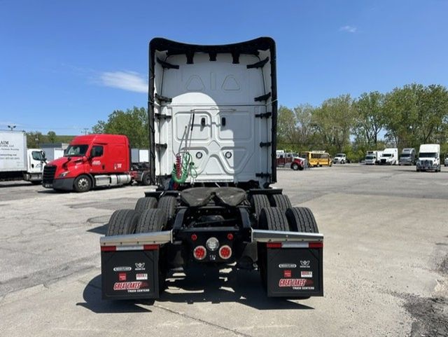 2026 Freightliner Cascadia 126-6