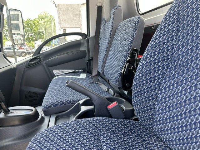 2026 Isuzu NPR HD-4