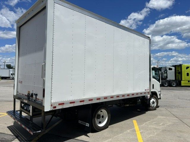 2026 Isuzu NPR HD-6