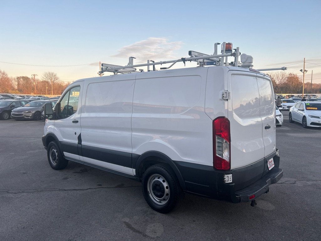 View vehicle photo 6