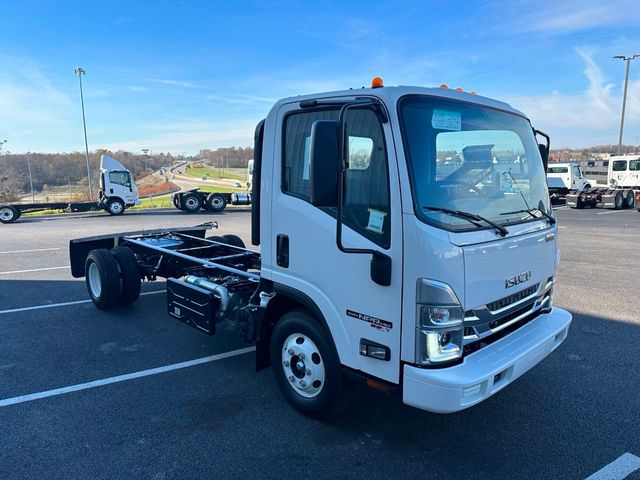 2024 Isuzu NPR HD