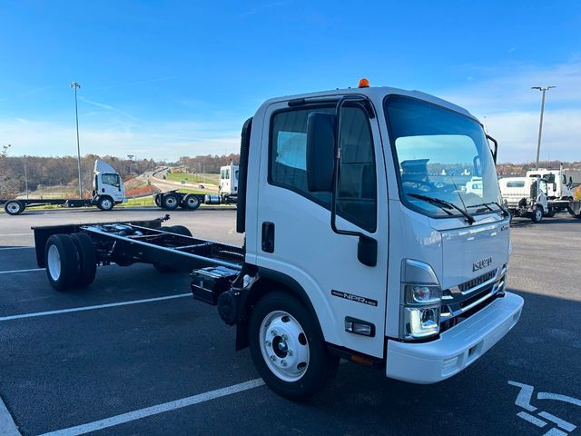 2024 Isuzu NPR HD