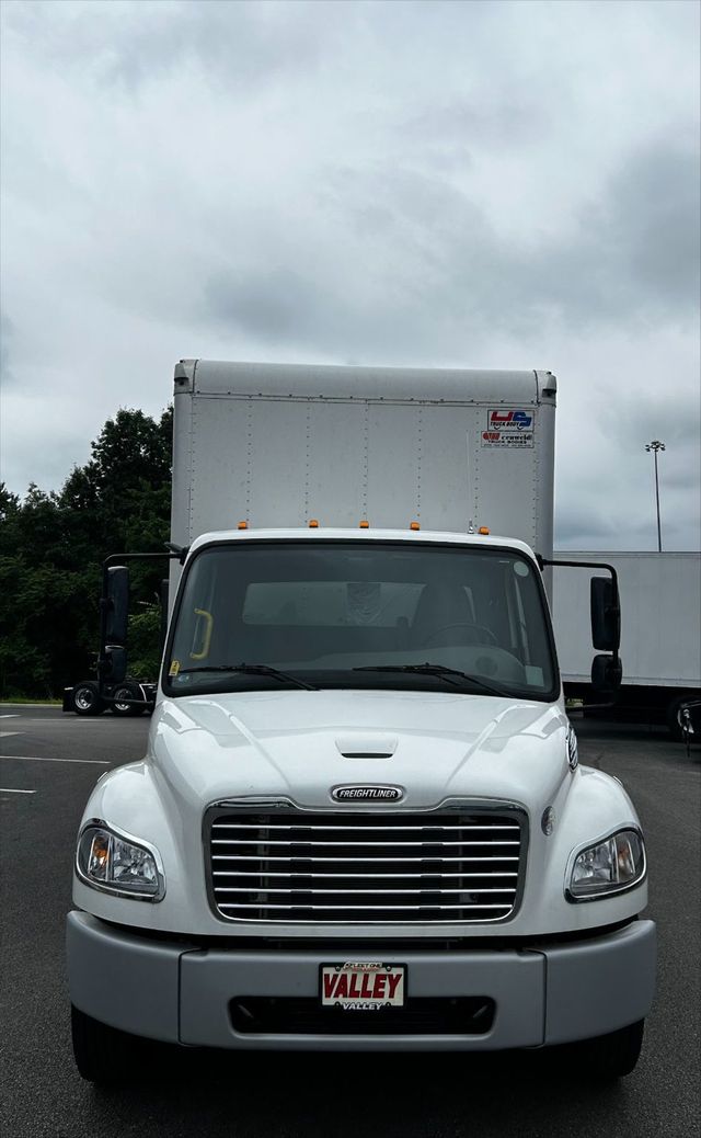 2023 Freightliner M2106