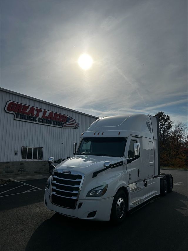 2025 Freightliner Cascadia