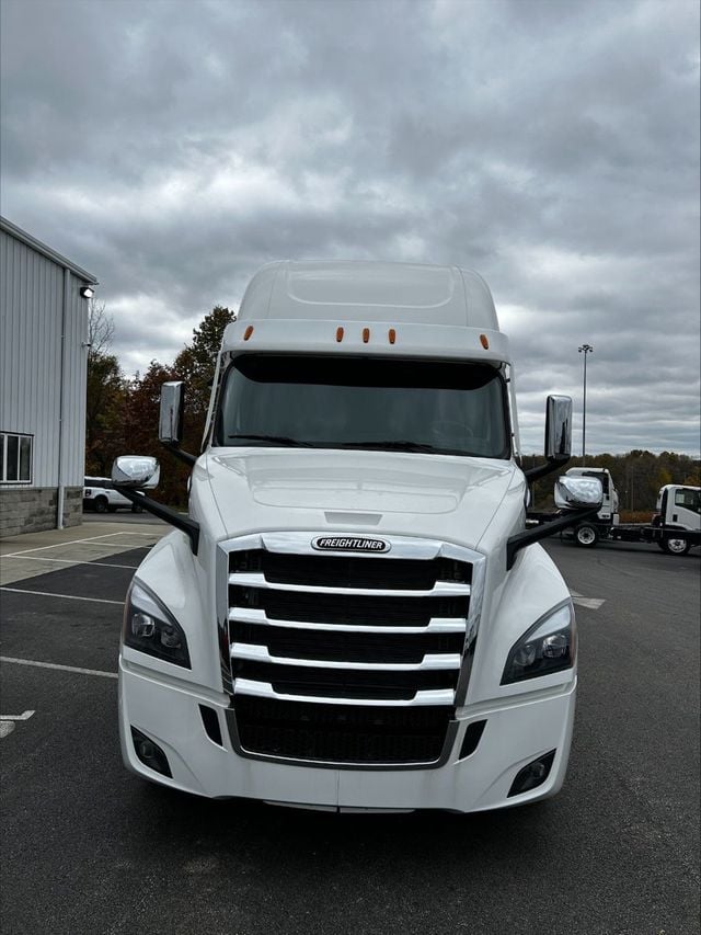 2025 Freightliner Cascadia