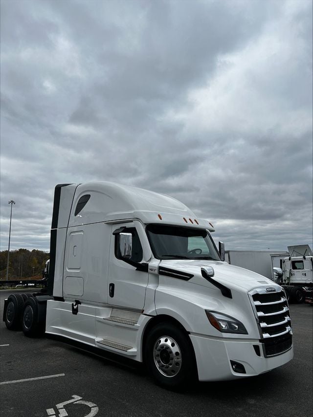 2025 Freightliner Cascadia