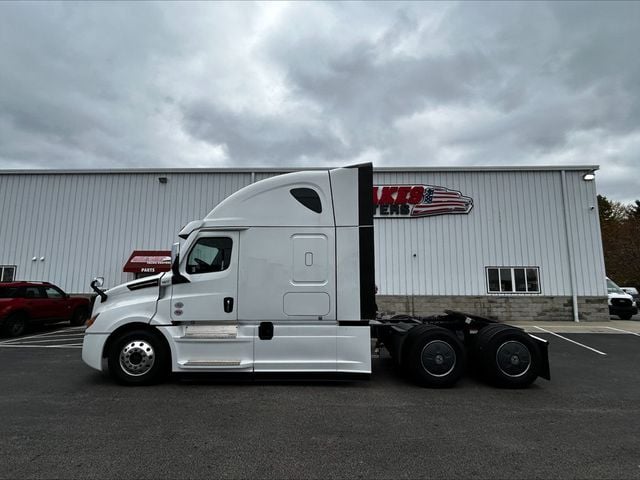 2025 Freightliner Cascadia