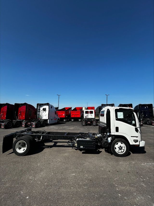 2024 Isuzu NRR