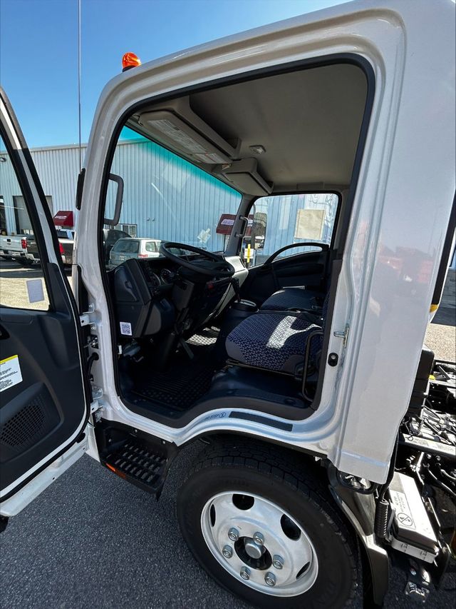 2024 Isuzu NRR