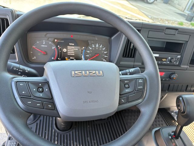 2025 Isuzu NRR